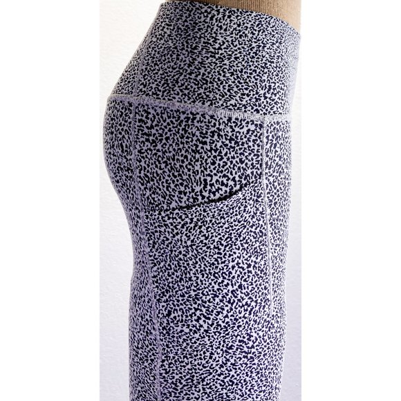 Athleta Black & White Leopard Print Mid Rise 2 Pocket Activewear Leggings XSP - Picture 7 of 9